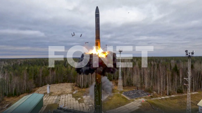 Na UAE 15 iranskih raketa